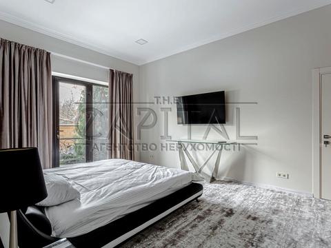 комерційна за адресою Шевченка вул., 8