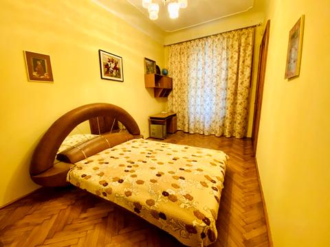 квартира за адресою Омеляна Поповича вул., 6