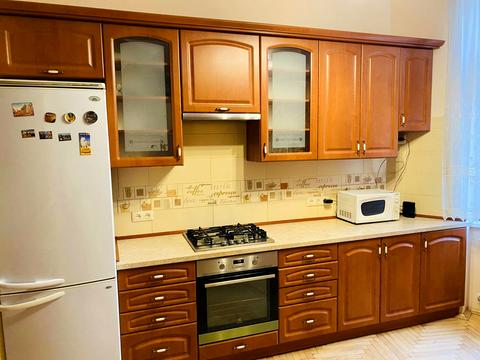 квартира за адресою Омеляна Поповича вул., 6