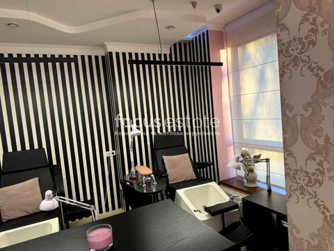 комерційна за адресою Київ, Євгена Коновальця вул. (Щорса), 36-В