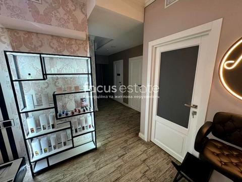 комерційна за адресою Київ, Євгена Коновальця вул. (Щорса), 36-В