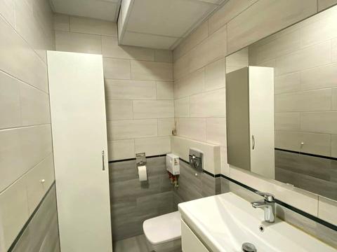 комерційна за адресою Вадима Жукова вул. (Бєляєва), 8-А