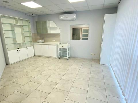 комерційна за адресою Вадима Жукова вул. (Бєляєва), 8-А