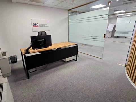 комерційна за адресою Київ, Богдана Хмельницького вул., 19-21