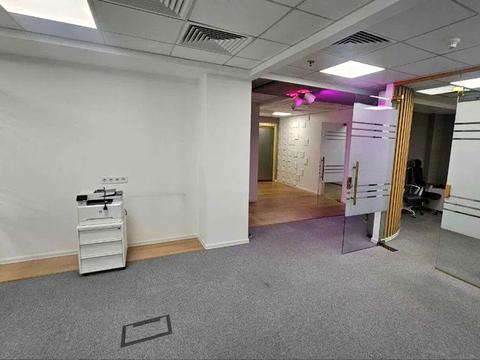 комерційна за адресою Київ, Богдана Хмельницького вул., 19-21