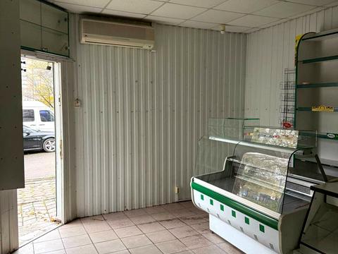 комерційна за адресою Степана Бандери вул., 18/1