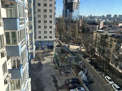 квартира за адресою Кирило-Мефодіївська вул., 2