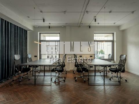 комерційна за адресою Хрещатик вул., 8