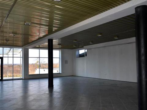 коммерческая по адресу Лугова, 1