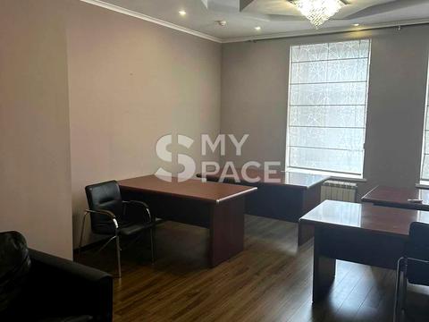 комерційна за адресою Ярославів Вал вул., 29Б