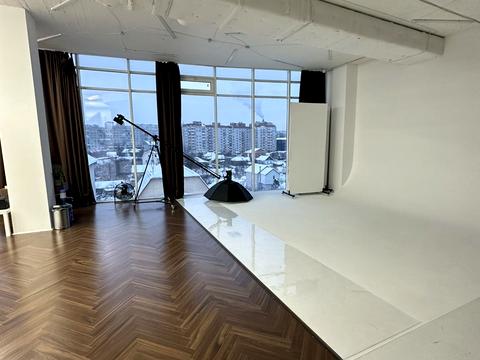 комерційна за адресою Степана Бандери вул., (Будинок 1)