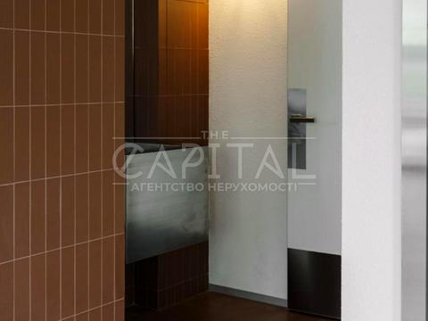 комерційна за адресою Салютна вул., 2б