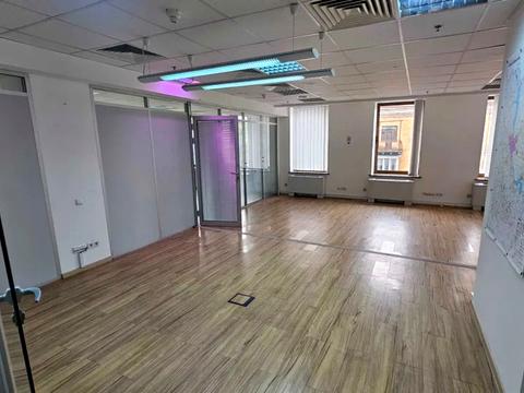 комерційна за адресою Київ, Богдана Хмельницького вул., 19-21