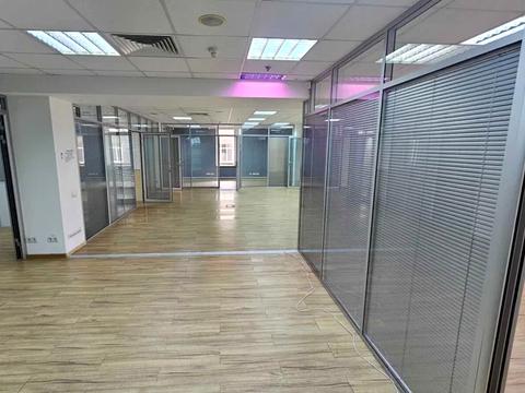 комерційна за адресою Київ, Богдана Хмельницького вул., 19-21