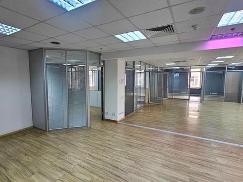 комерційна за адресою Київ, Богдана Хмельницького вул., 19-21