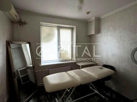 комерційна за адресою Київ, Братства Тарасівців вул. (Декабристів), 5