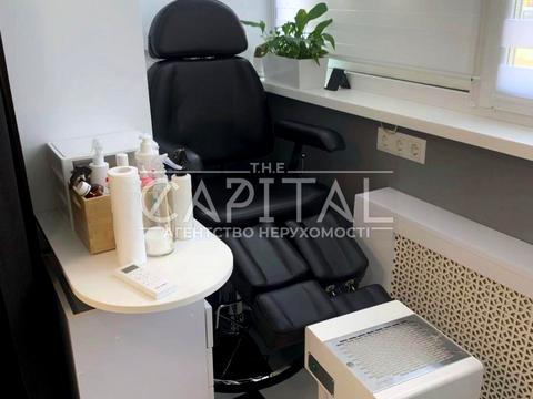 комерційна за адресою Київ, Братства Тарасівців вул. (Декабристів), 5