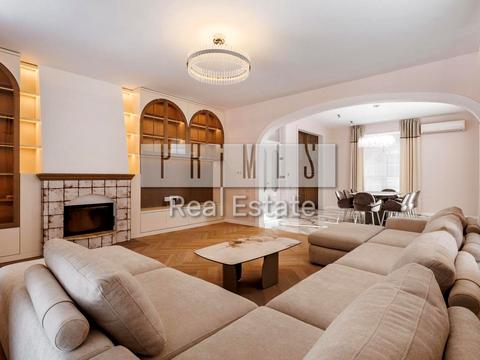 будинок за адресою Павла Загребельного вул. (Миколи Раєвського)