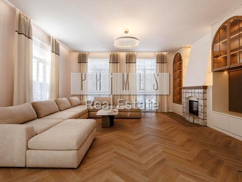 будинок за адресою Павла Загребельного вул. (Миколи Раєвського)