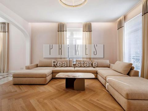 будинок за адресою Павла Загребельного вул. (Миколи Раєвського)