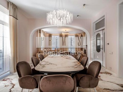 будинок за адресою Павла Загребельного вул. (Миколи Раєвського)