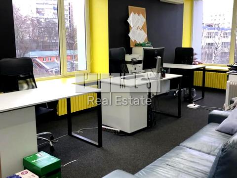 комерційна за адресою Болсуновська вул. (Сергія Струтинського), 8