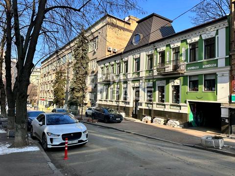 коммерческая по адресу Александра Конисского ул., 32А