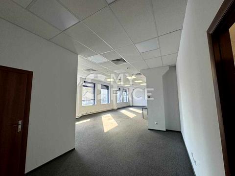 комерційна за адресою Лейпцизька вул., 15а