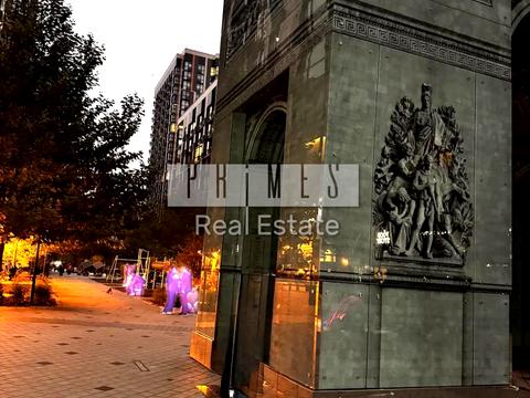 паркомісце за адресою Джона Маккейна вул. (Івана Кудрі), 1-Б