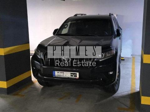 паркомісце за адресою Джона Маккейна вул. (Івана Кудрі), 1-Б