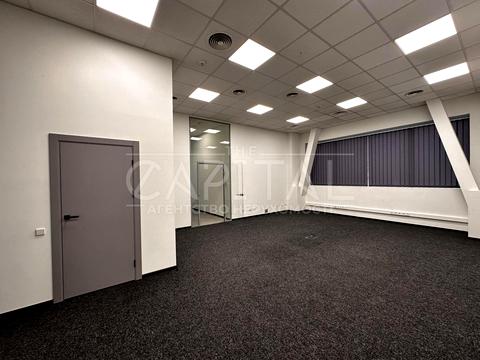 комерційна за адресою Володимирська вул., 9