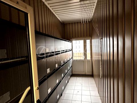 комерційна за адресою Володимирська вул., 9