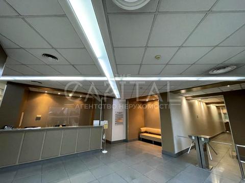 комерційна за адресою Володимирська вул., 9