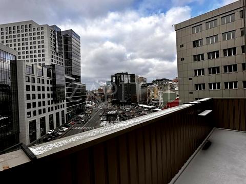 комерційна за адресою Володимирська вул., 9