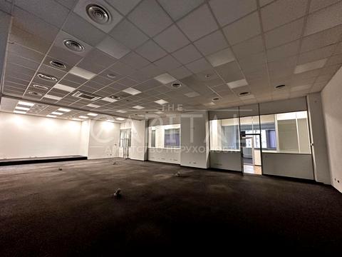 комерційна за адресою Володимирська вул., 9