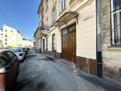 комерційна за адресою Лемківська вул., 14