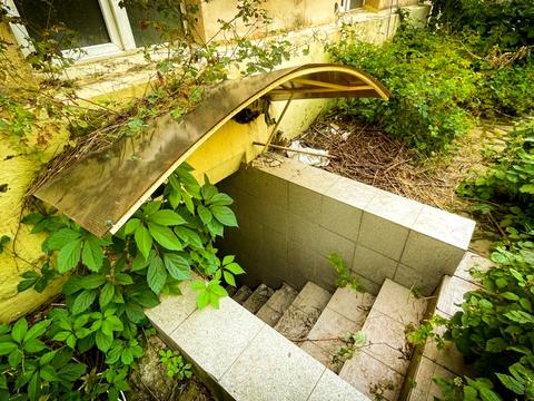 комерційна за адресою Святослава Караванського вул. (Жуковського), 35