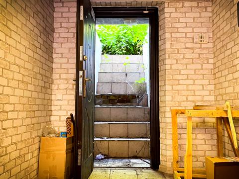 комерційна за адресою Святослава Караванського вул. (Жуковського), 35