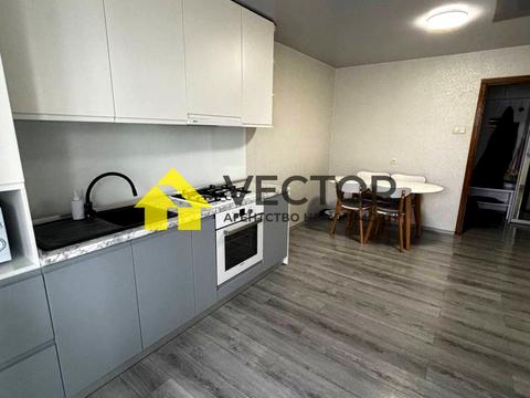 квартира за адресою Героїв України вул., 4