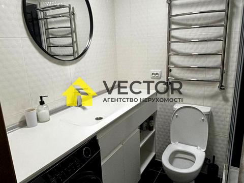 квартира за адресою Героїв України вул., 4