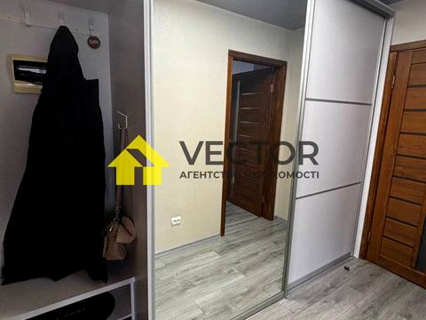 квартира за адресою Героїв України вул., 4