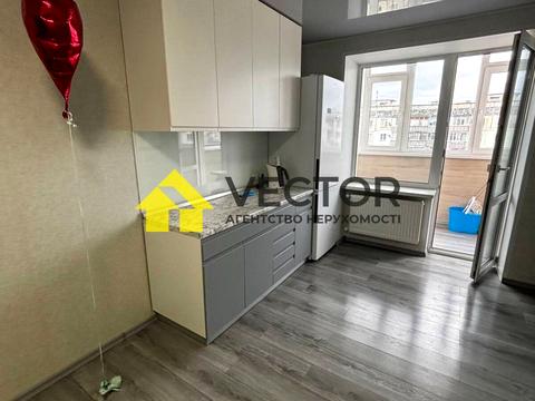 квартира за адресою Героїв України вул., 4