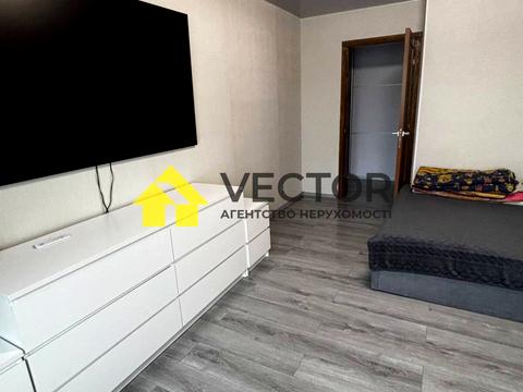 квартира за адресою Героїв України вул., 4