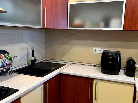 будинок за адресою провулок Вишневий