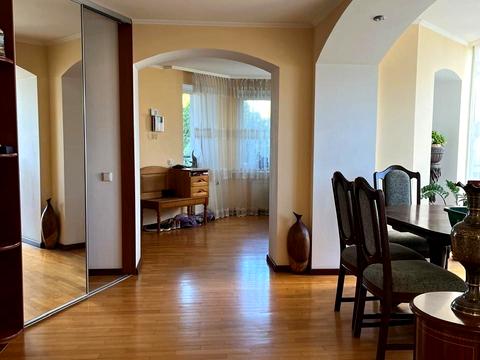 будинок за адресою провулок Вишневий