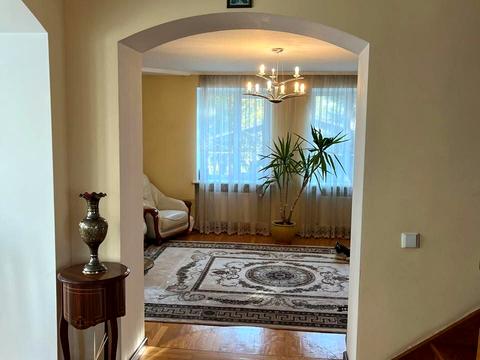 будинок за адресою провулок Вишневий