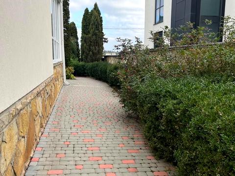 будинок за адресою провулок Вишневий