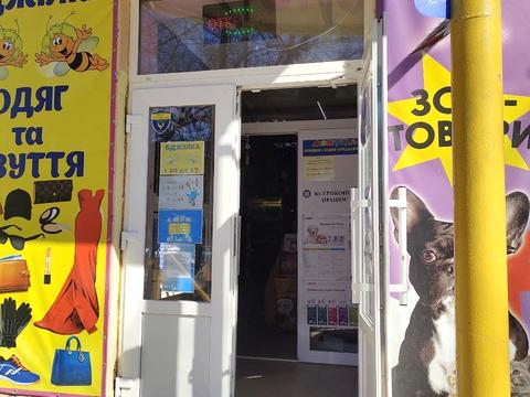 комерційна за адресою Лахтинська вул., 10