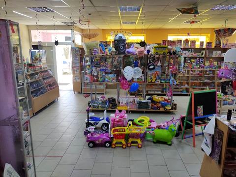 комерційна за адресою Лахтинська вул., 10