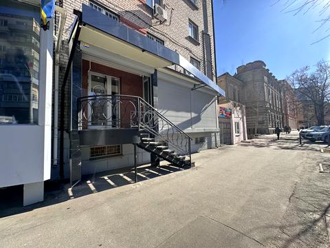 комерційна за адресою Воскресенська вул. (Леніна), 1